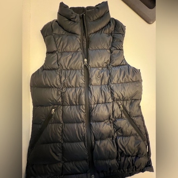 Rei Co-Op Jackets & Blazers - REI CO-OP 650 BLACK DOWN PUFFER LADIES VEST - SIZE MEDIUM.   NWOT